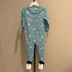 NWT Carters fleece “penguins” sleeper with two-way zipper size 24 months